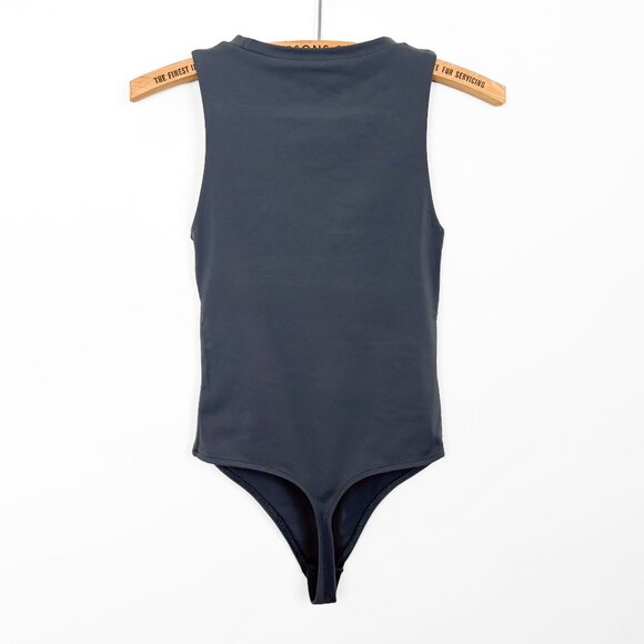 Aritzia Babaton Contour Crew Crewneck Bodysuit Grey Size Small Sleeveless - Picture 5 of 5
